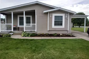 215 Taylor Dr, Wilmington, OH 45177 - Photo 1