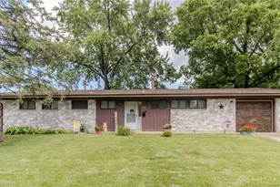 452 Townsend Pl, Dayton, OH 45431 - Photo 1