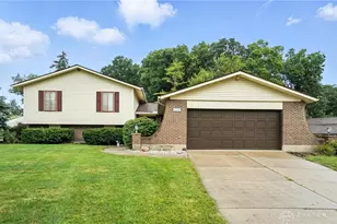 1379 King Richard Pkwy, Dayton, OH 45449 - Photo 1