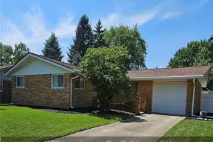 1137 Landsdale Dr, Fairborn, OH 45324 - Photo 1