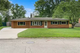 189 Belair Cir, Bellbrook, OH 45305 - Photo 1