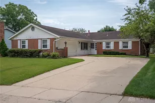 362 Ridgewood Dr, Fairborn, OH 45324 - Photo 1