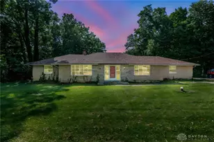 8061 Dog Leg Rd, Dayton, OH 45414 - Photo 1
