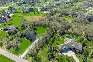 8043 Country Brook Ct, Springboro, OH 45066 - Photo 1