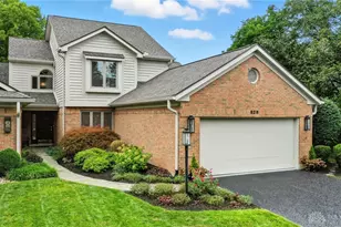 828 Timberlake Ct, Kettering, OH 45429 - Photo 1