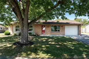 527 Bellaire Dr, Tipp City, OH 45371 - Photo 1