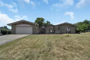 912 Kenbrook Dr, Vandalia, OH 45377 - Photo 1