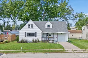 381 N 4th St, Tipp City, OH 45371 - Photo 1