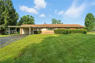 795 Newton Dr, Beavercreek, OH 45434 - Photo 1