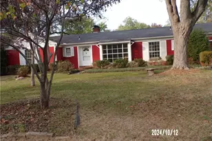 427 Meadowview Dr, Dayton, OH 45459 - Photo 1