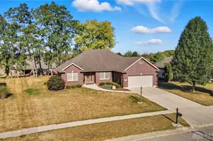 391 Sunset Dr, Franklin, OH 45005 - Photo 1