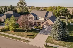 2791 Meadowpoint Dr, Troy, OH 45373 - Photo 1