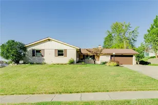 3158 Meadow Wood Dr, Springfield, OH 45505 - Photo 1