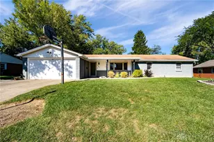 1049 Georgian Dr, Dayton, OH 45429 - Photo 1