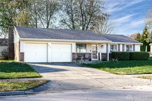 817 Southview Dr, Englewood, OH 45322 - Photo 1