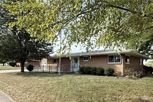 273 Shade Dr, Fairborn, OH 45324 - Photo 1