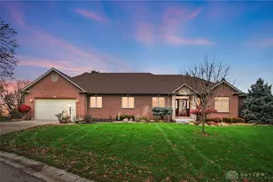 415 Carillion Dr, Springfield, OH 45503 - Photo 1