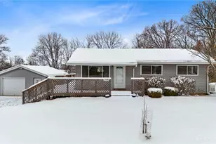 2908 Valleyview Dr, Fairborn, OH 45324 - Photo 1