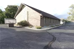 543 W Funderburg Rd, Fairborn, OH 45324 - Photo 1