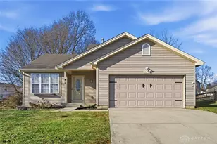 125 Hollytree Dr, Middletown, OH 45044 - Photo 1