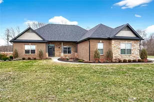 986 Arabian Run Drive, Clarksville, OH 45113 - Photo 1