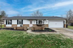 1107 King Richard Pkwy, West Carrollton, OH 45449 - Photo 1