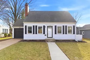 102 Schneider Dr, Fairborn, OH 45324 - Photo 1