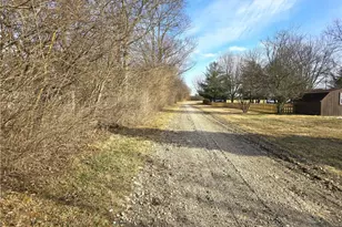 414 W Sparrow Rd, Springfield, OH 45502 - Photo 1