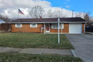 107 Glenada Ct, New Lebanon, OH 45345 - Photo 1