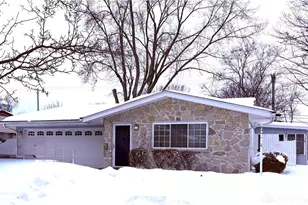 1521 Beaver Creek Ln, Dayton, OH 45429 - Photo 1