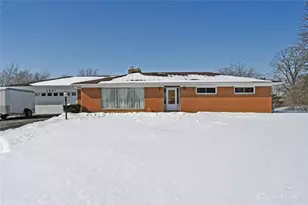 2801 S Springfield Jamestown St, Springfield, OH 45505 - Photo 1