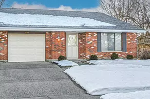 4913 Foxdale Dr, Kettering, OH 45429 - Photo 1