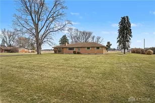 6105 Country Estates Dr, Tipp City, OH 45371 - Photo 1