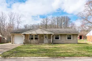 208 Pinegrove Dr, Bellbrook, OH 45305 - Photo 1