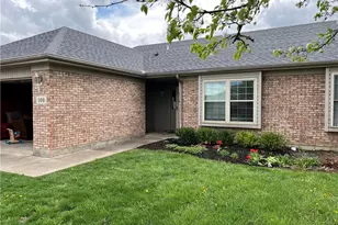 102 Burgundy Dr, Englewood, OH 45322 - Photo 1