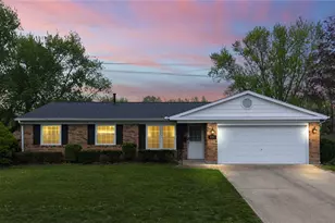 4900 Baldwinhills Dr, Englewood, OH 45322 - Photo 1