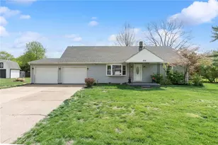 626 W Cres Ln, Franklin, OH 45005 - Photo 1