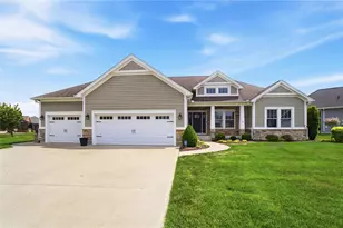 980 Greenmantle Dr, Tipp City, OH 45373 - Photo 1