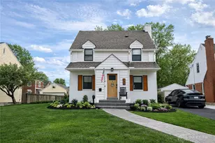 436 East Dr, Oakwood, OH 45419 - Photo 1