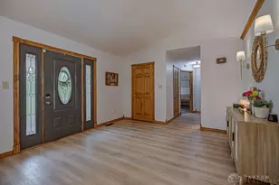 527 Lakengren Dr, Eaton, OH 45320 - Photo 1