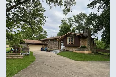 7356 Dayton Farmersville Road, Dayton, OH 45417 - Photo 1