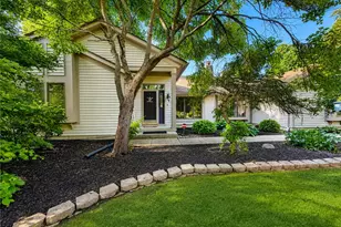 1511 Lindenhurst Dr, Centerville, OH 45459 - Photo 1