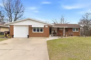 1408 Mapleridge Dr, Fairborn, OH 45324 - Photo 1