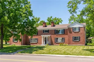 1121 Far Hills Ave, Oakwood, OH 45419 - Photo 1