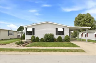 225 Heather Ln, Fairborn, OH 45324 - Photo 1