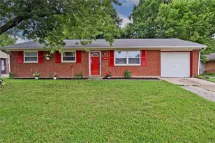 136 Bronwood St, New Lebanon, OH 45345 - Photo 1