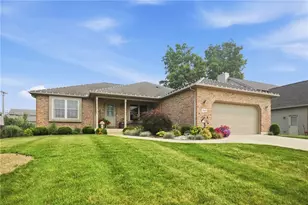 945 Oak Hill Ct, Troy, OH 45373 - Photo 1