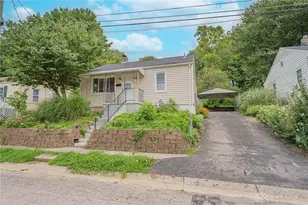490 Valley View Dr, South Lebanon, OH 45065 - Photo 1