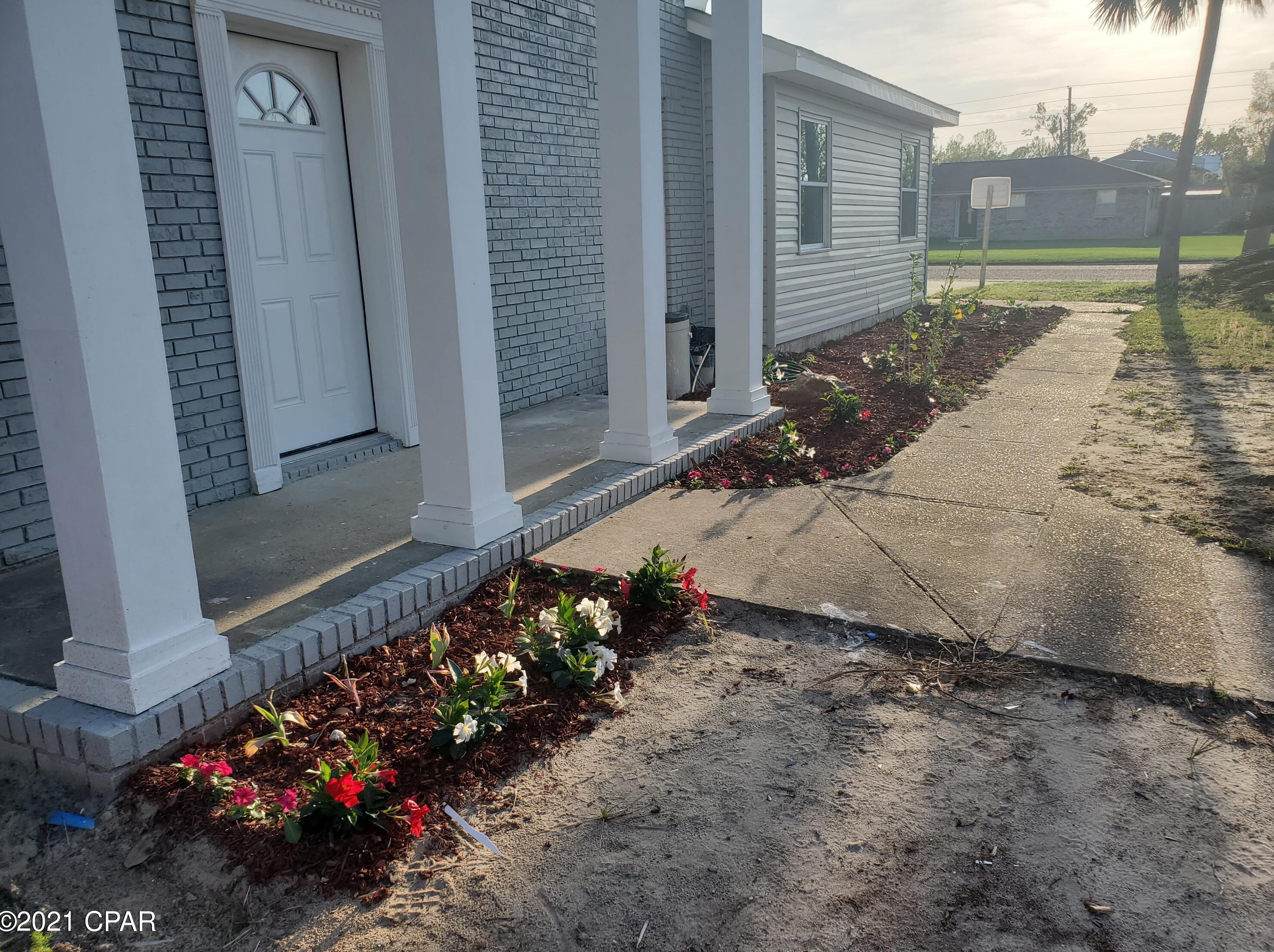 2813 22nd St, Panama City FL  32405-2323 exterior