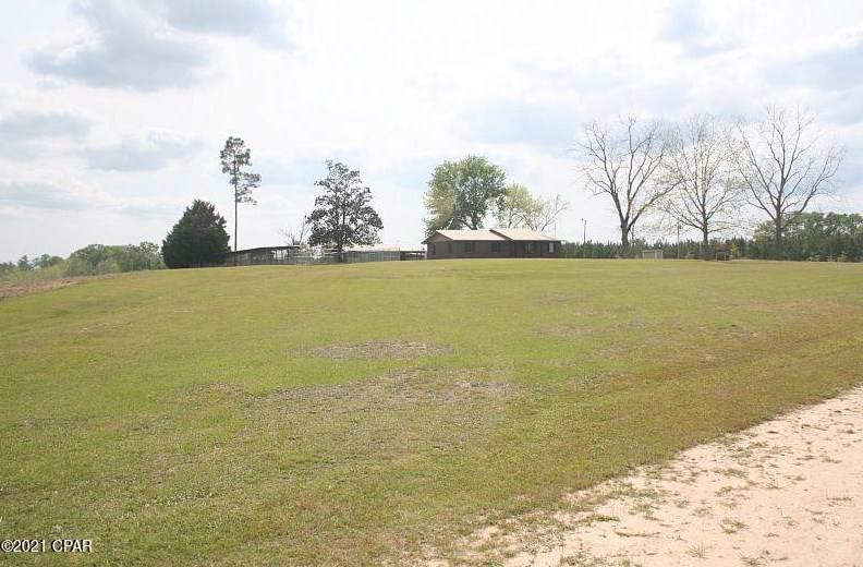 3252 Triple Ln, Caryville FL  32425-6406 exterior